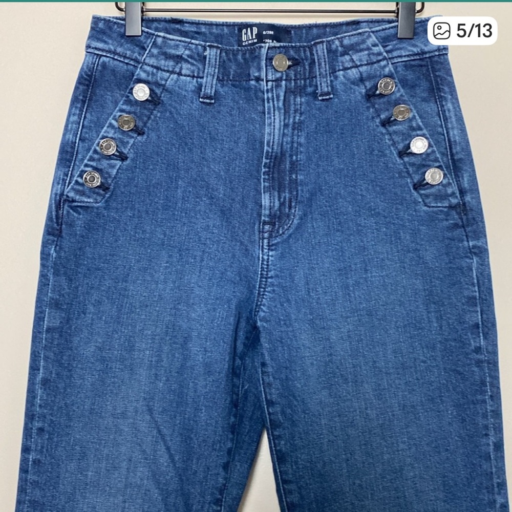 GAP High Rise '70s Flare Jeans Medium Wash Sailor Button Pockets Size 28 - Picture 5 of 10